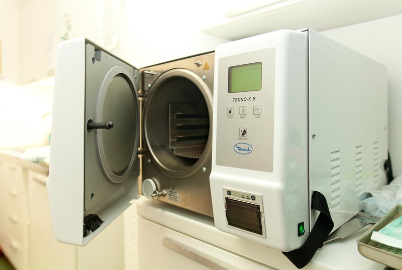 sterilizzazione attrezzi dentali con autoclave